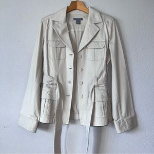 Anna Taylor. Beige trench coat. Size M.